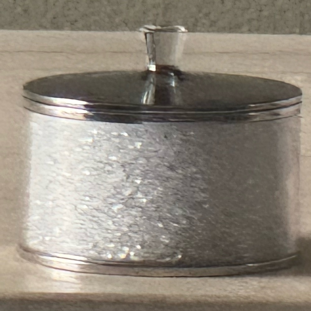 Swarovski Crystal Limited Edition DQ’d Silver Container w 1000s of crystals - Picture 2 of 2